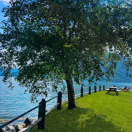 Lakeview Cannobio Camping & Resort Buitenkant foto